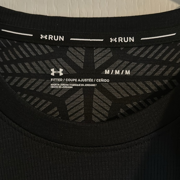 Under Armour Run Black Fitted Cool Switch Tshirt Medium - Picture 4 of 5